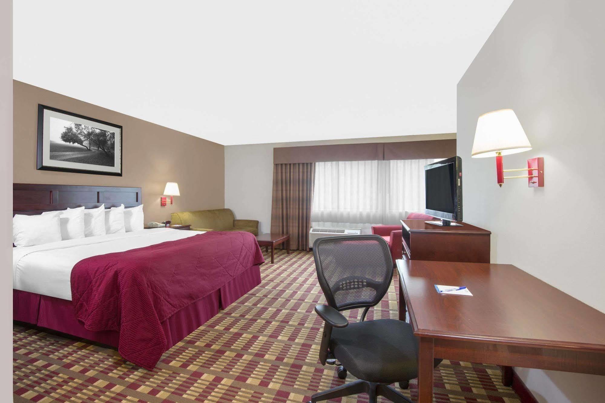 Hotel Baymont By Wyndham Boston Heights/Hudson Exteriér fotografie