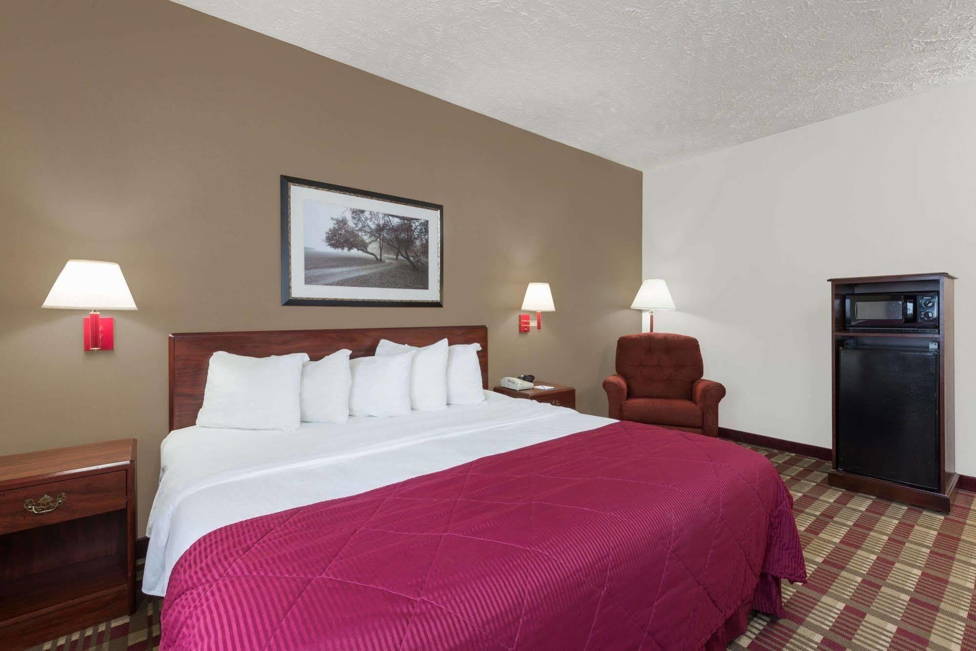 Hotel Baymont By Wyndham Boston Heights/Hudson Exteriér fotografie
